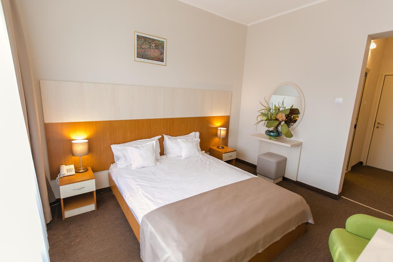 Hotel Nufarul 3*